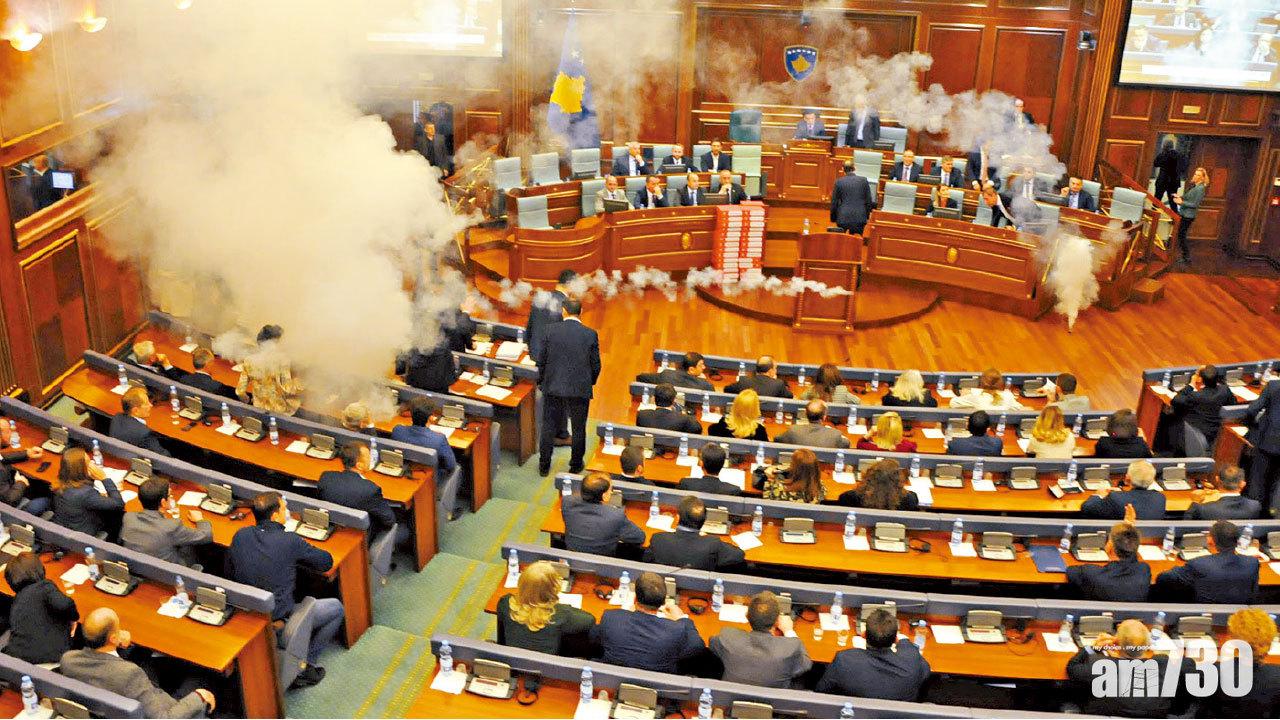 科索沃反對派議會掟催淚彈
