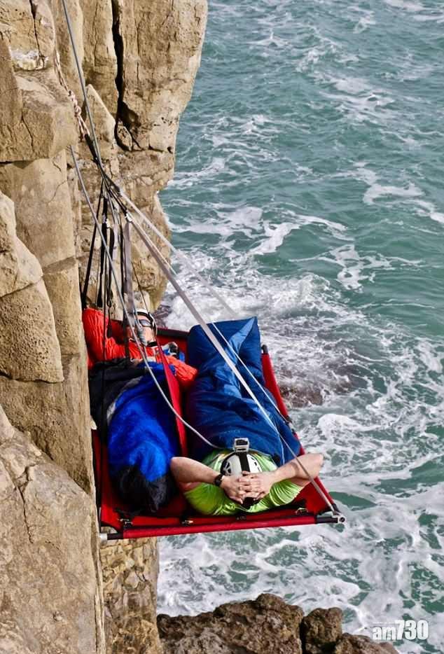 峭壁B&B五星級驚慄