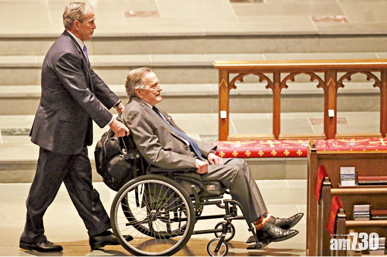 愛妻出殯翌日 老布殊病危入ICU