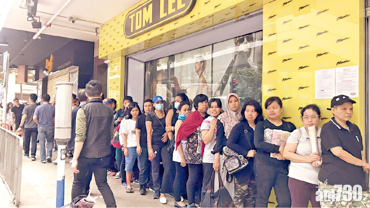 15萬棟篤笑門票首日售罄 黃子華感謝工作人員保安員