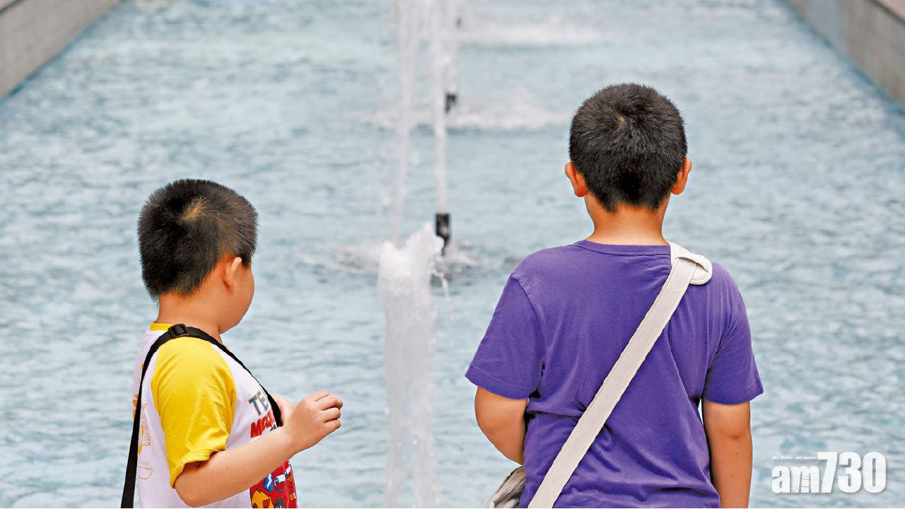 小學生逾半唔夠瞓 近1成無時間玩