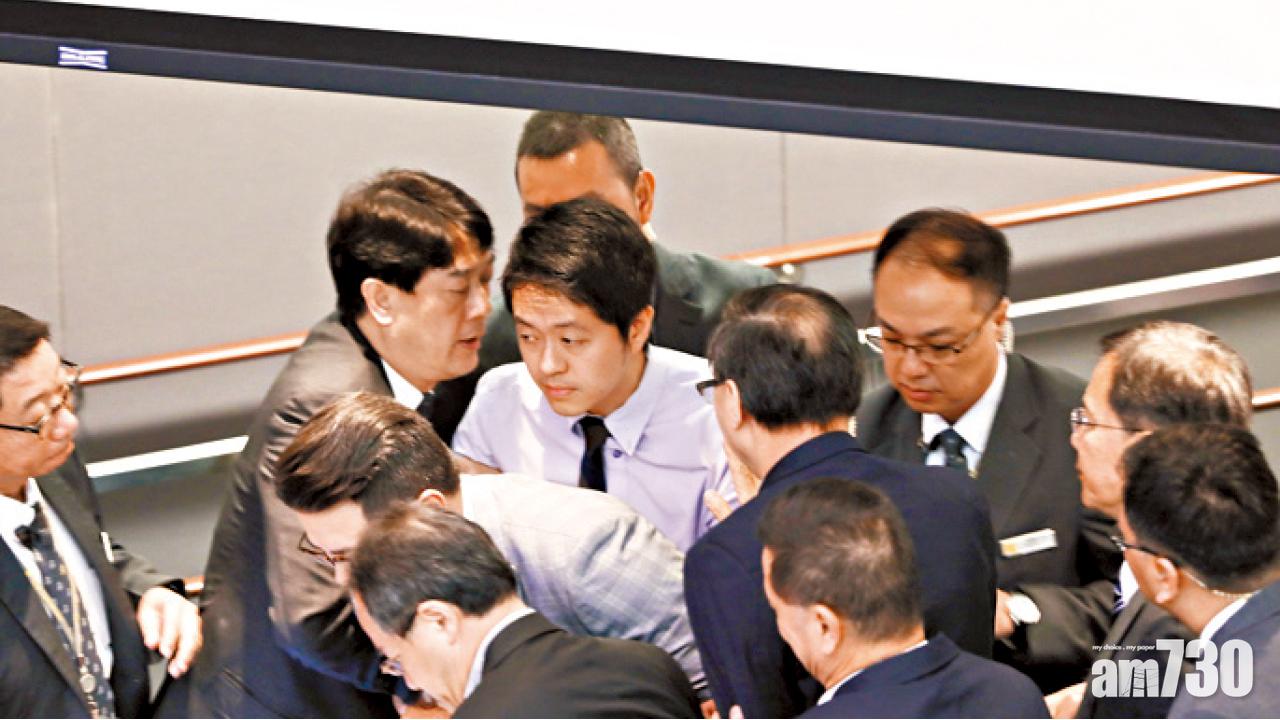 許智峯搶手機  葉劉續提譴責