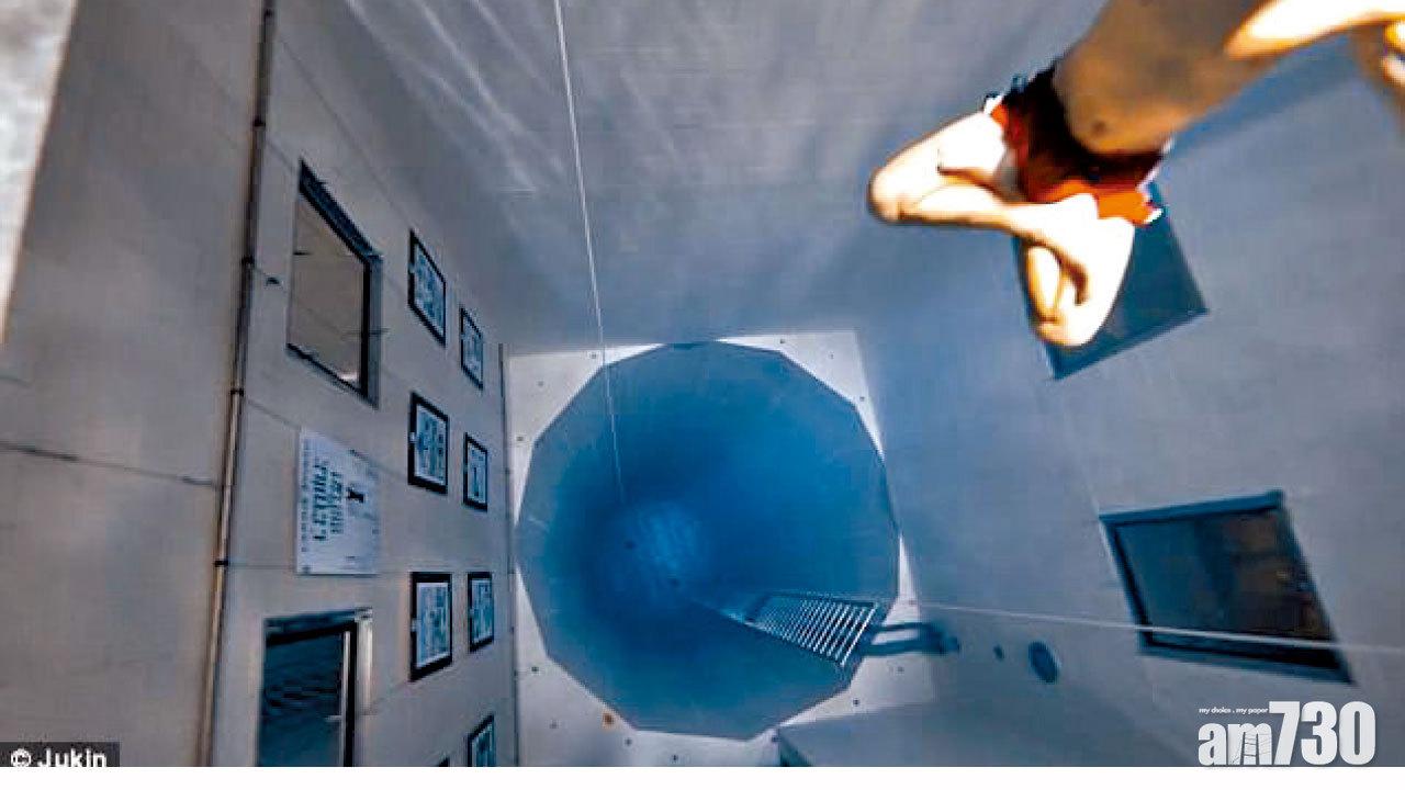 腳痛男蓮坐潛百呎