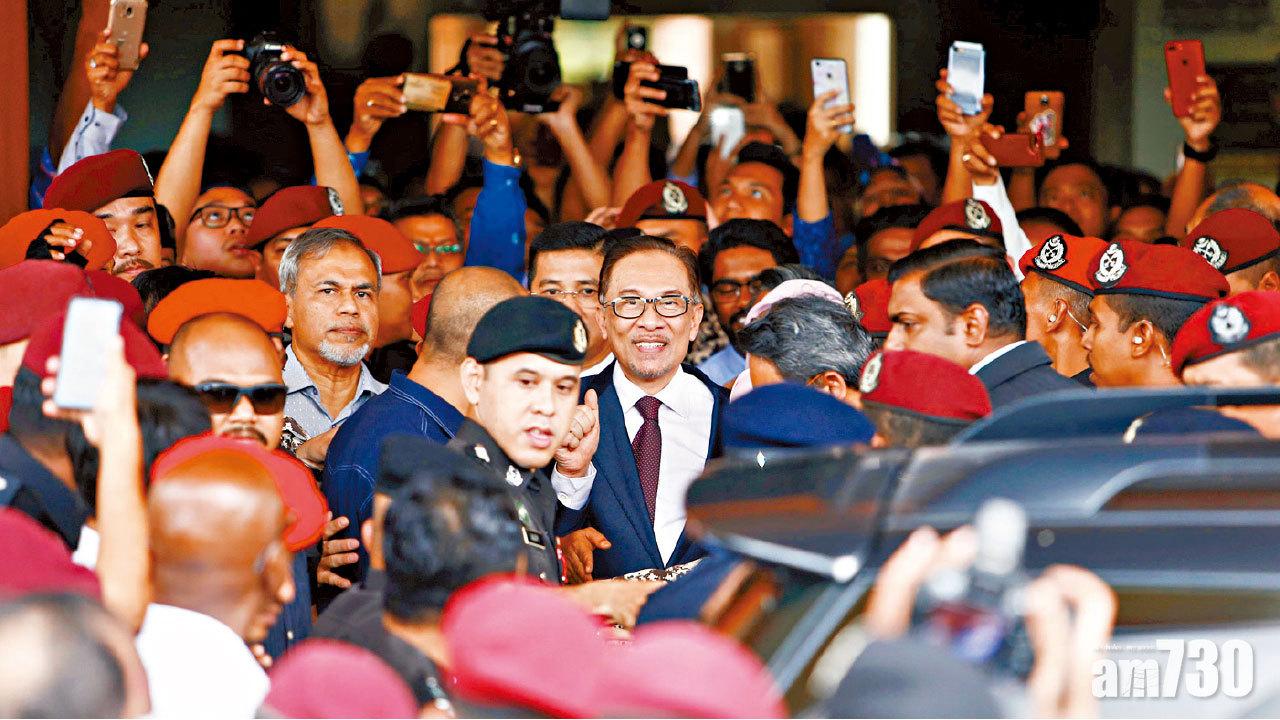 安華獲特赦泯恩仇 「等20年都值得」