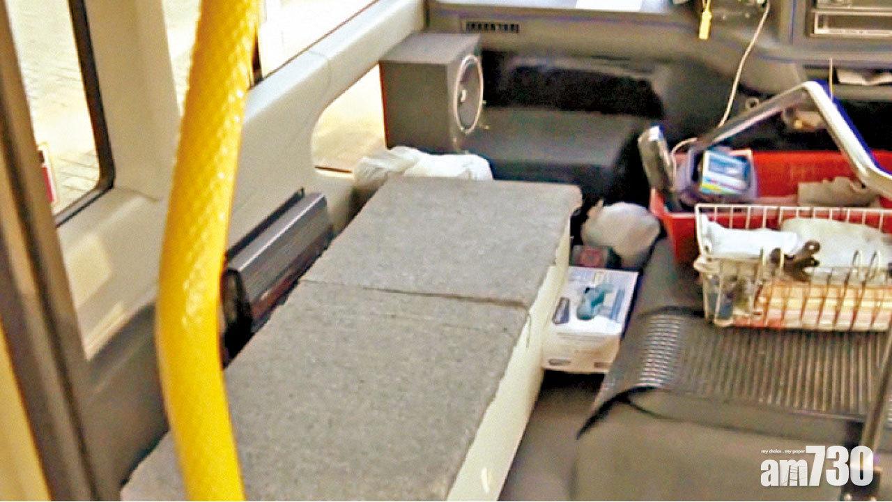 元朗紅VAN嚴重超載 19座載25人 4人要企