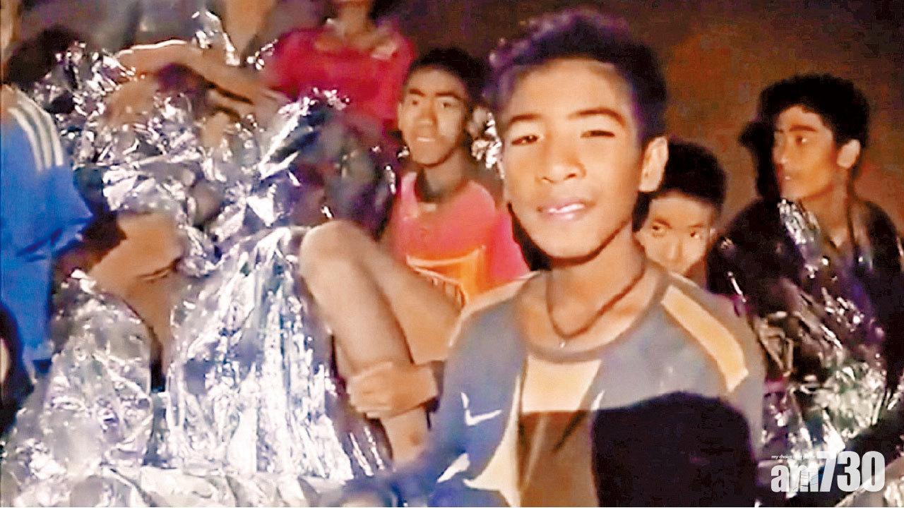 繩索用盡浮上水  潛水員赫見被困13人