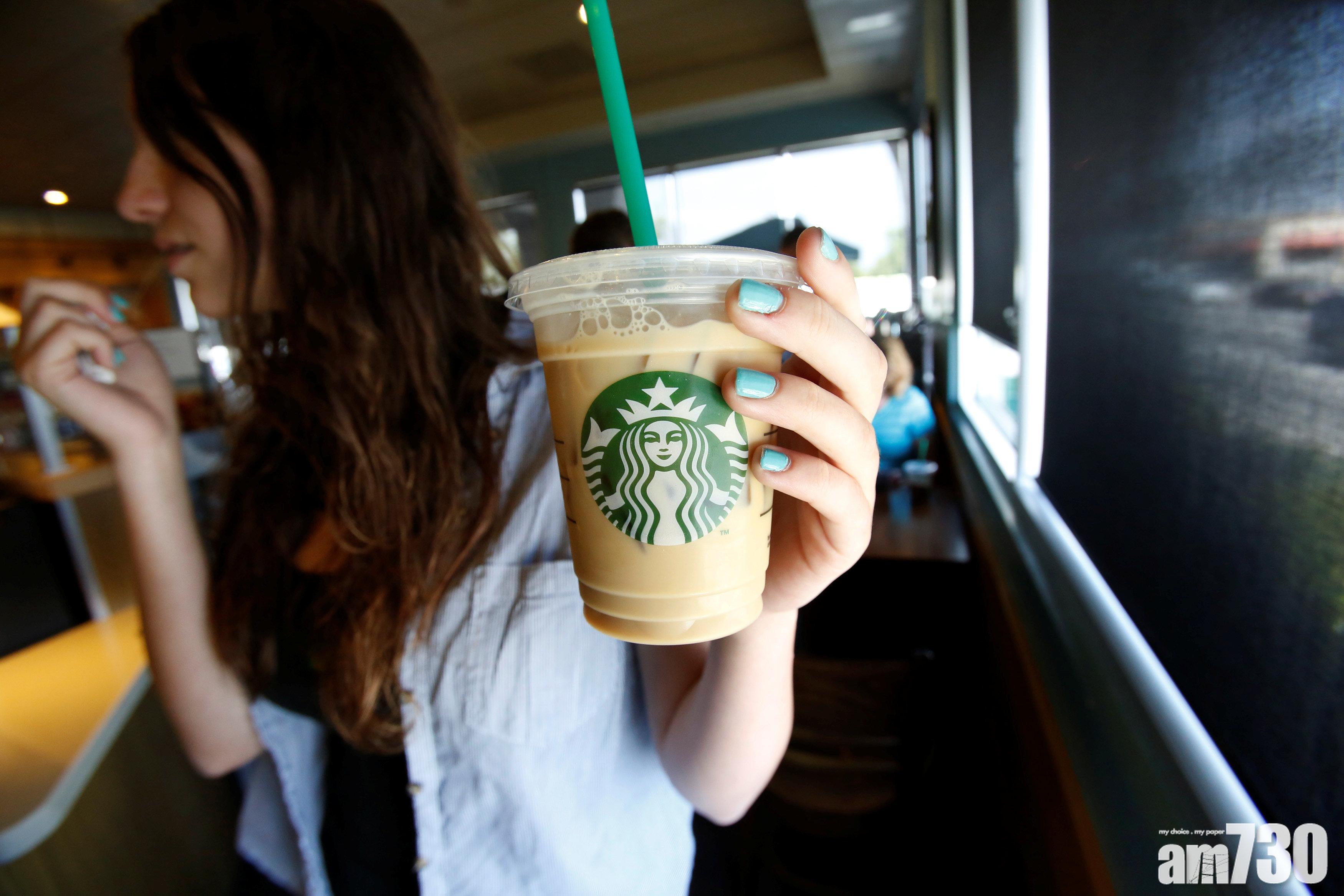 【勿再派膠】星巴克兩年內停用膠飲管 網民警告杯蓋勿「加膠」