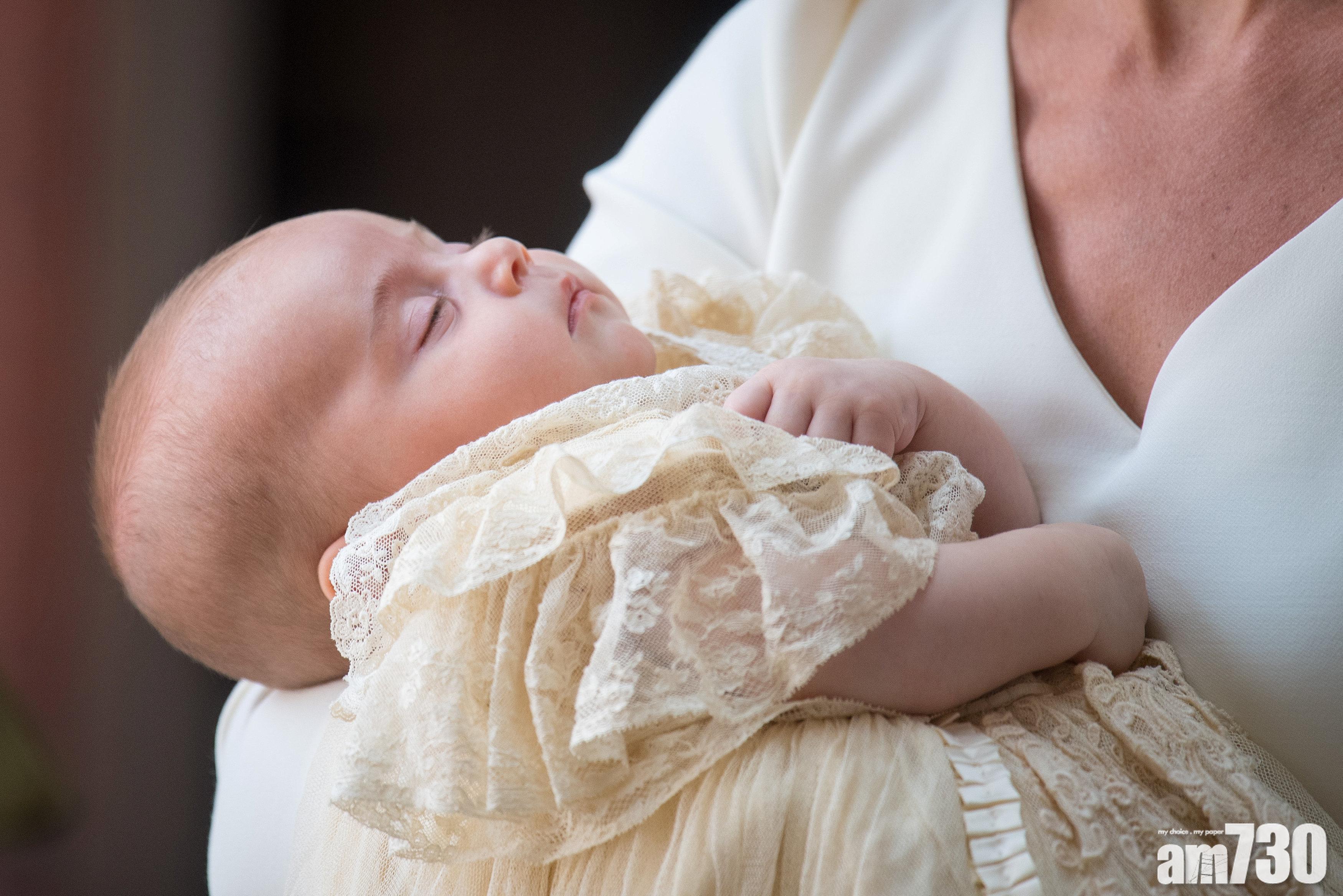 【甜睡寶寶】路易小王子受洗 威廉一家五口齊亮相 (有片)