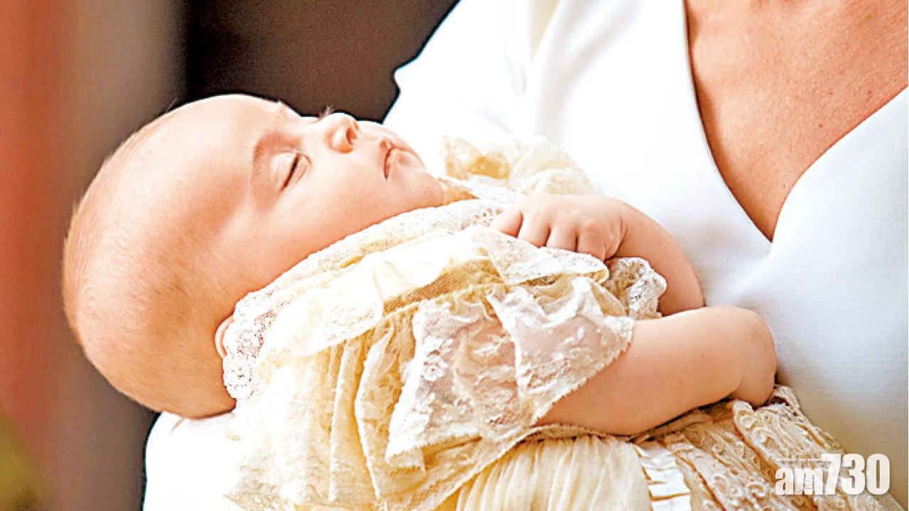 路易小王子受洗 威廉一家五口亮相