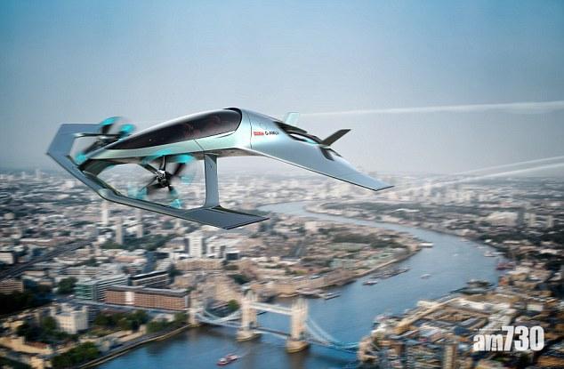 占士邦飛天器起航