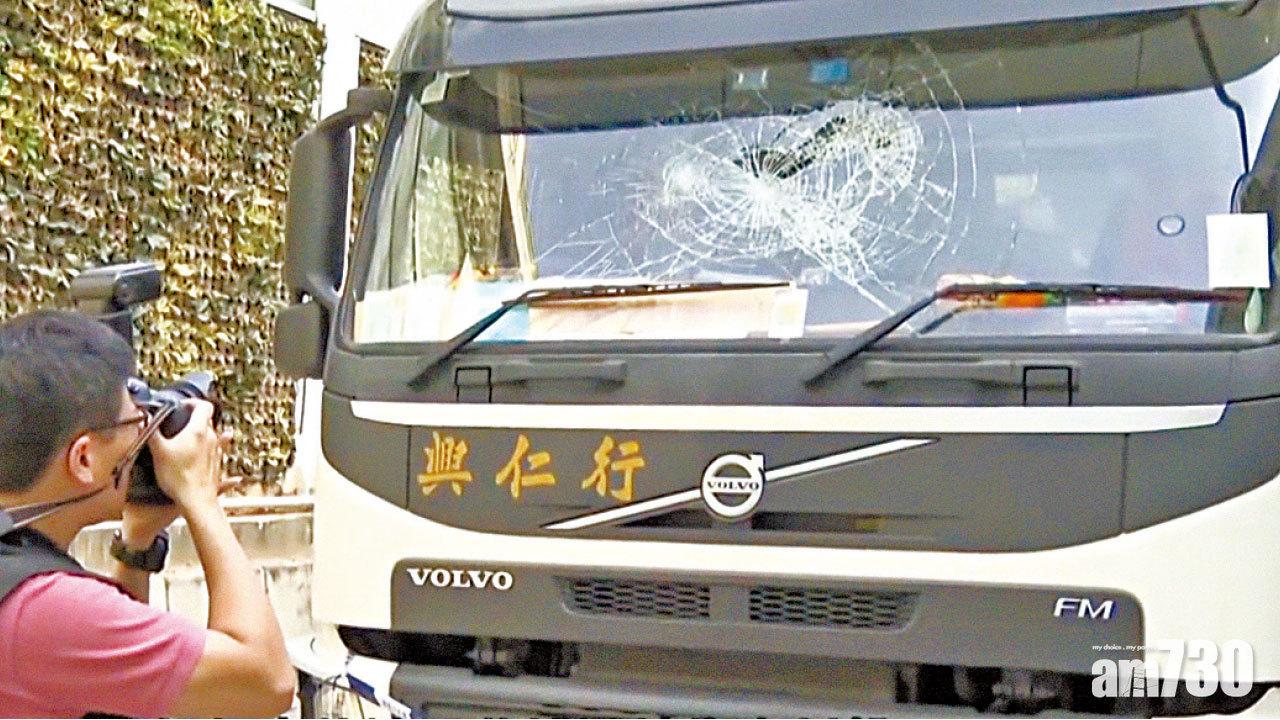 屯門警察開槍案  男子中槍被捕 一人在逃