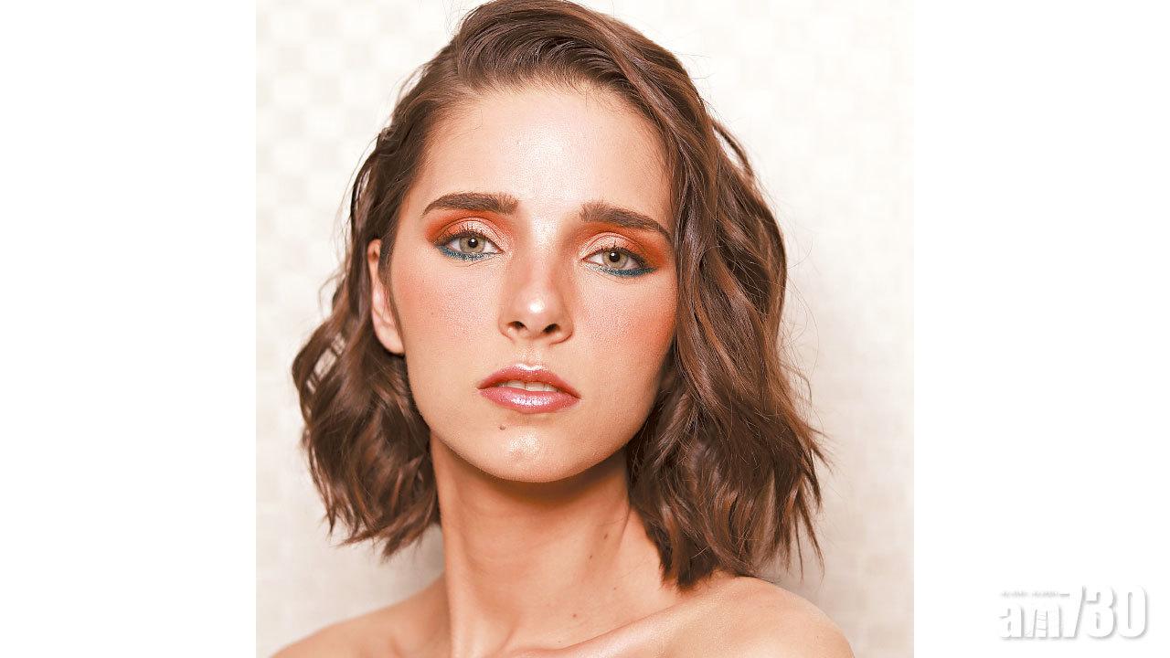 旅行必帶！Urban Decay  21色眼影盤