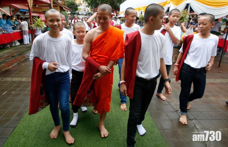 泰少足隊員短暫出家後還俗 可重過平常生活