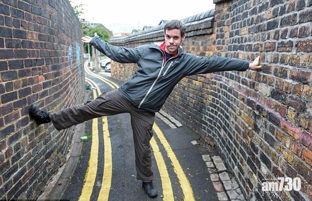 窄巷雙黃線 禁泊玩具車？