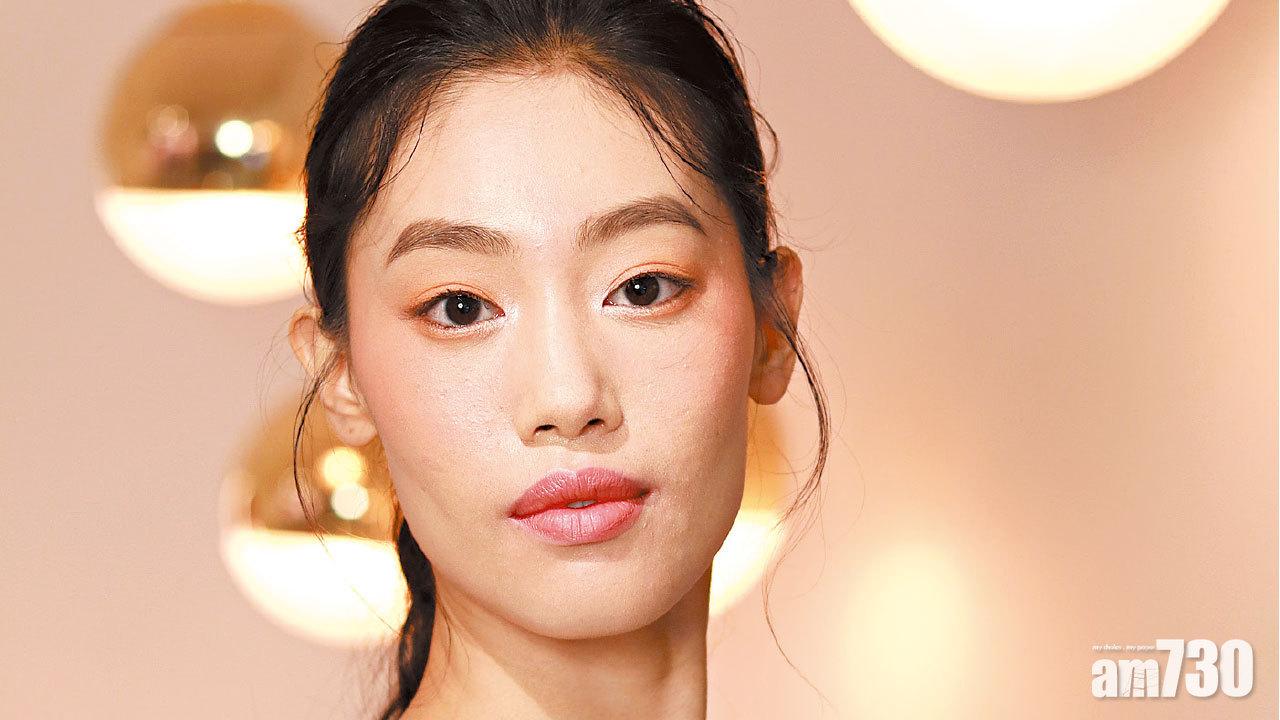 為雙唇塗胭脂 MAKE UP FOR EVER 柔霧唇膏筆