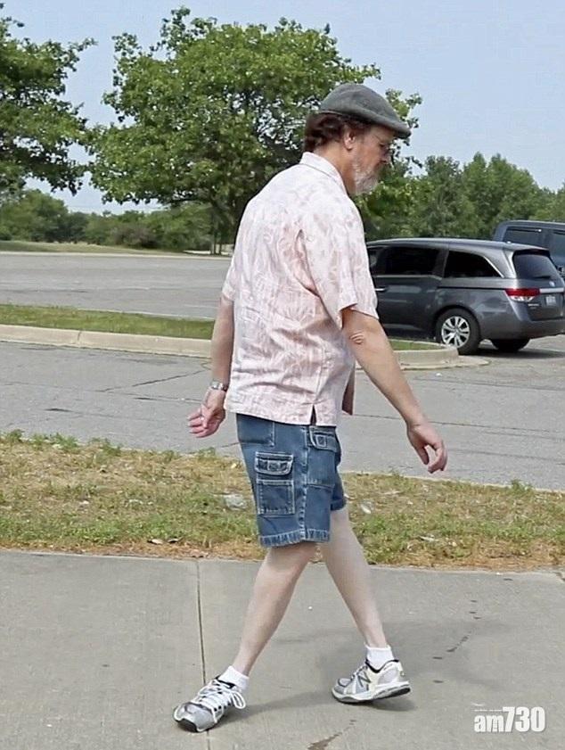 橡筋人行路打倒褪(有片)