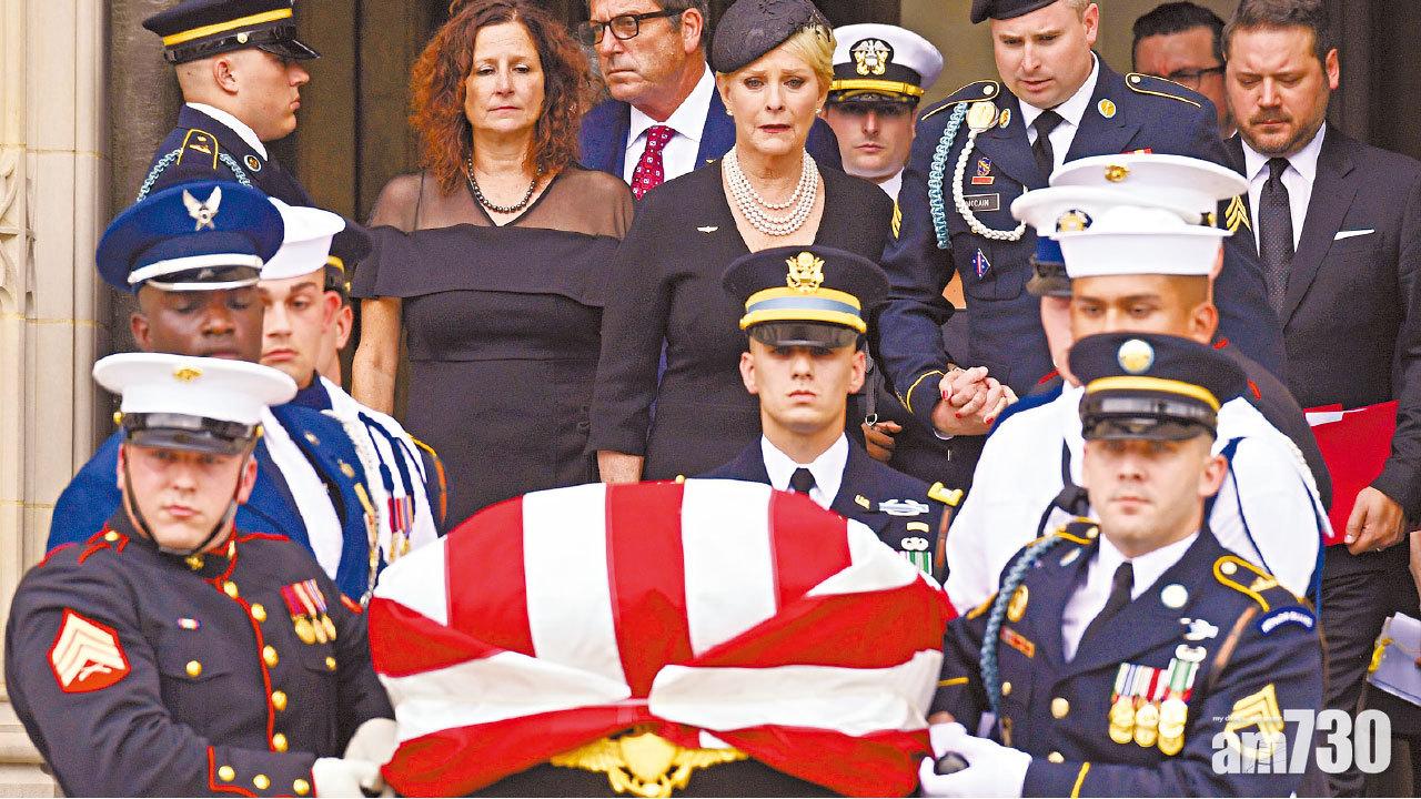 摑特朗普一巴  麥凱恩女：美國一向偉大