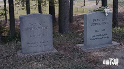 【《紙牌屋》全新預告】女總統墓碑前交代奇雲史帕西已死