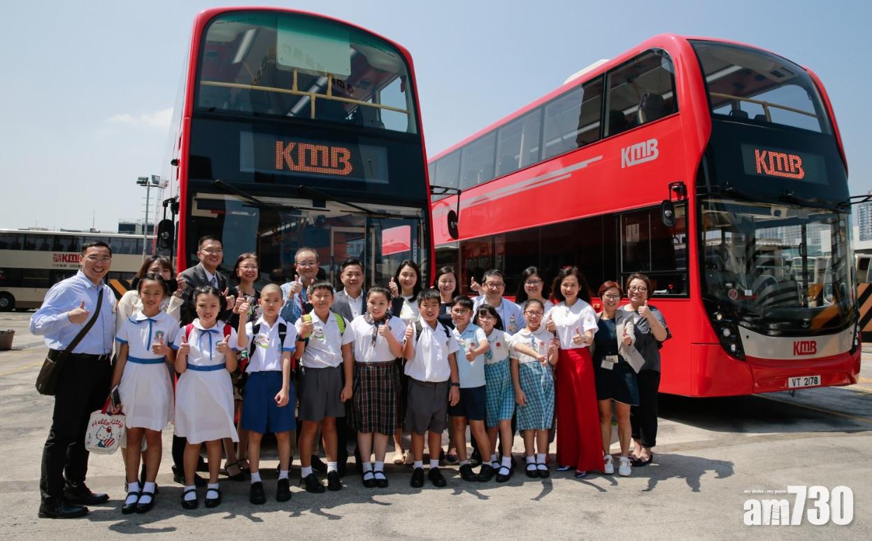 9退役九巴遷家入校　學生：十分喜愛巴士