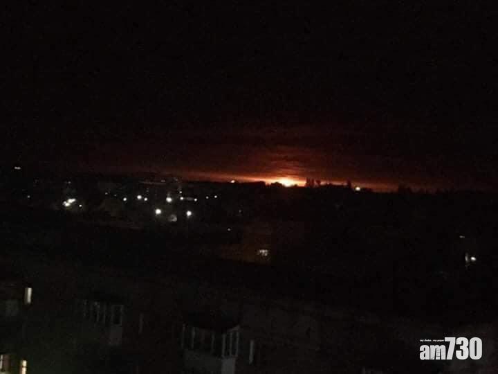 【有片】烏克蘭軍火庫爆炸 萬人緊急疏散