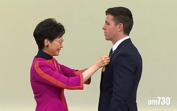 【非港人首獲頒勳章】救出被洪水圍困港人  澳洲警員獲頒銅英勇勳章