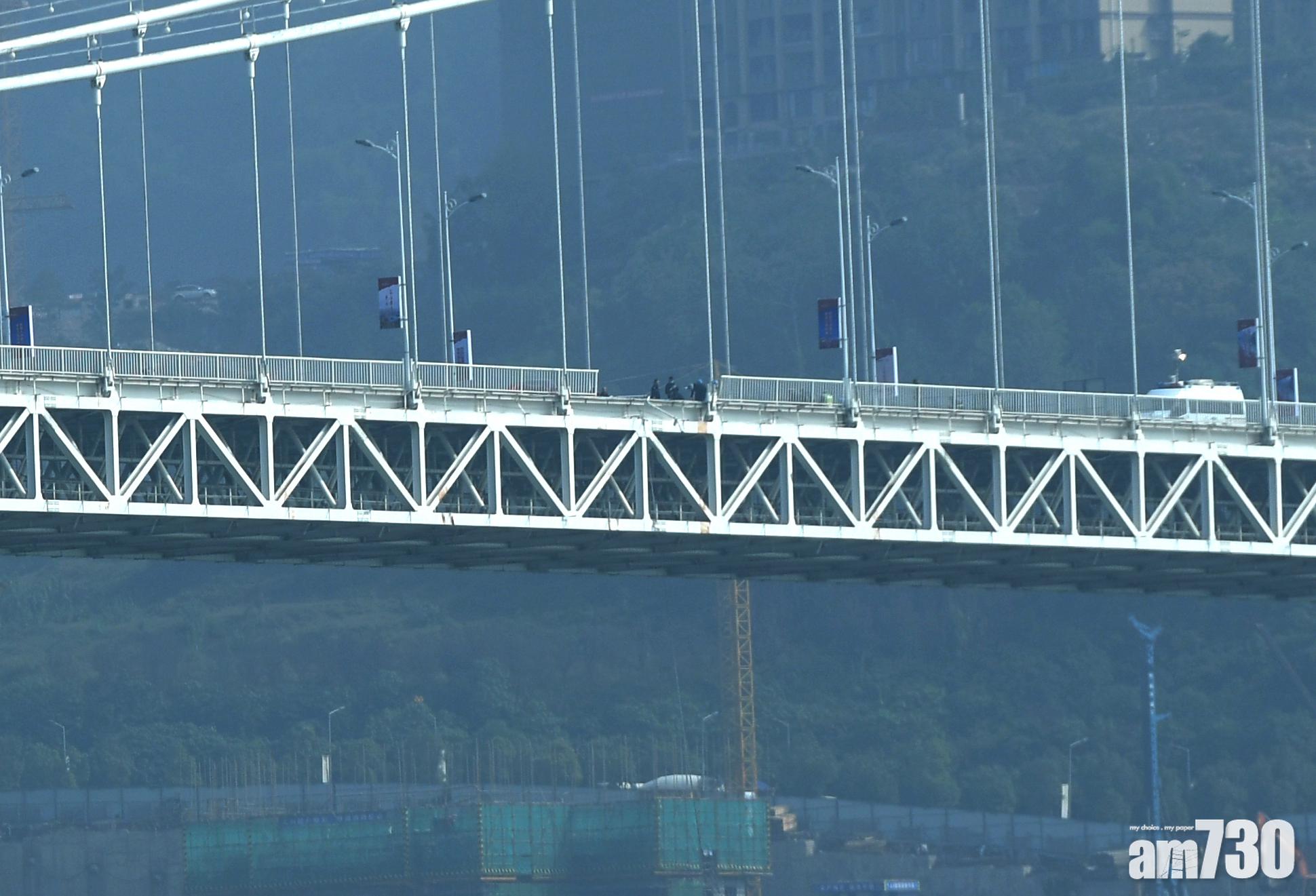 重慶巴士墮長江 最少2死