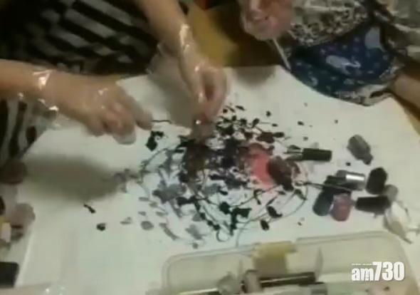 【#EscapetheCorset】齊毀化妝品 韓女發起素顏風潮 (有片)