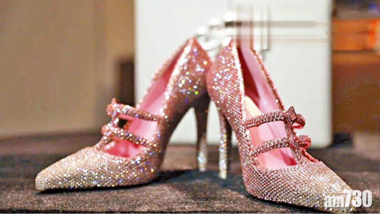 全場三大矚目展品 粉鑽高跟鞋閃爆