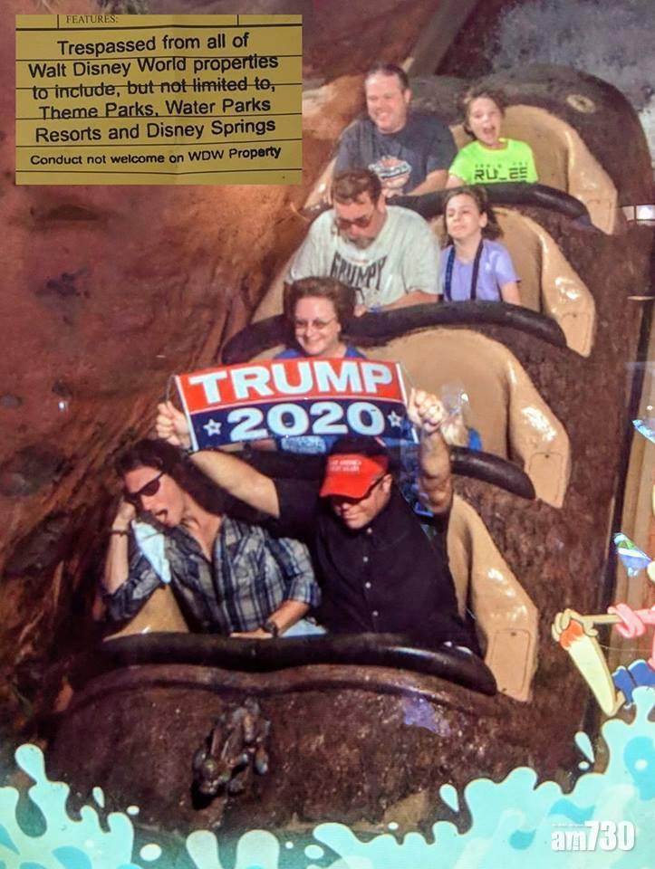 【違反規定】迪士尼樂園內舉橫額撐特朗普 狂迷遭永久禁足