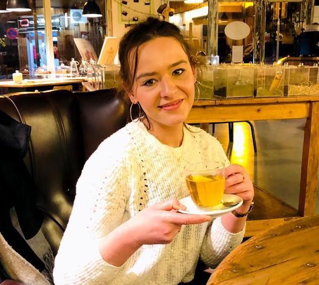 【食緊飯慎入】靚女舌頭生痱滋  點知原來係口腔癌