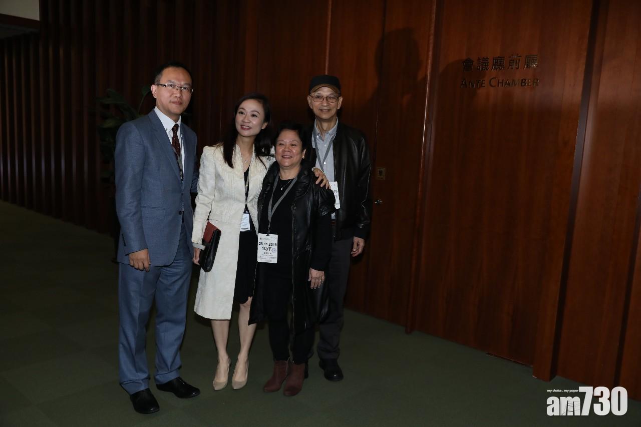 【有相】陳凱欣就任即違規  帶家人會議廳外拍照