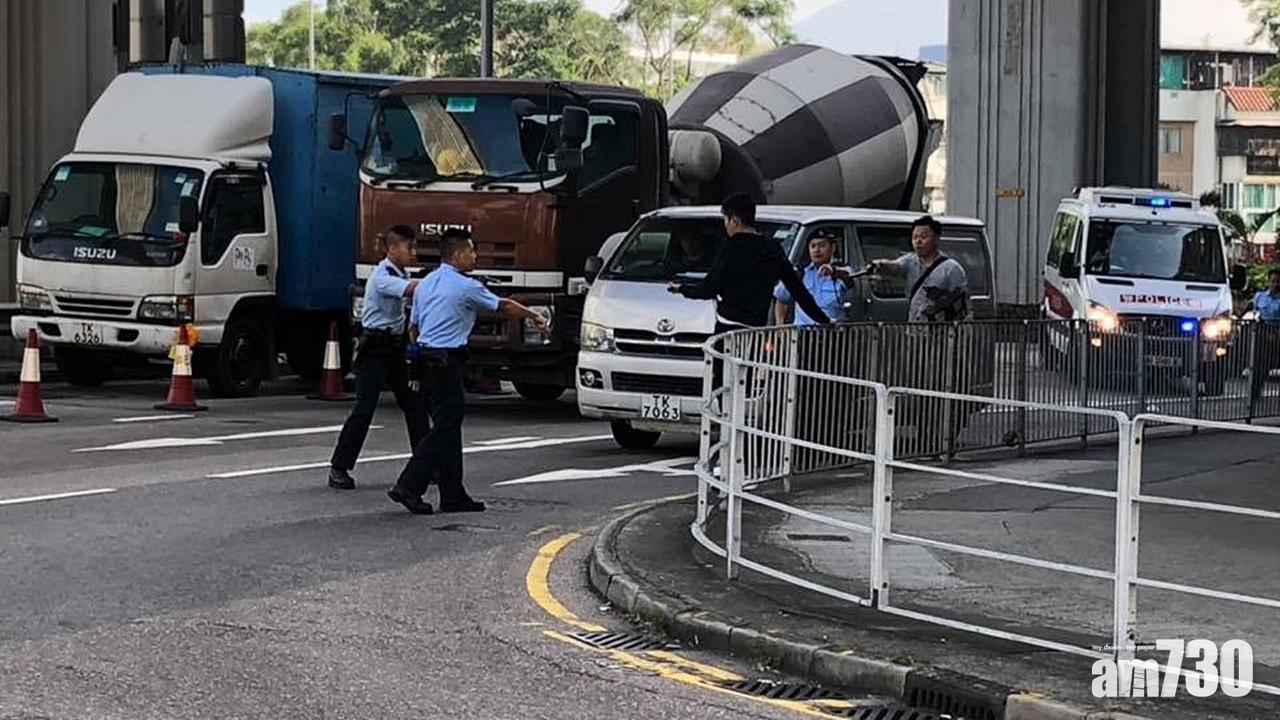 元朗男子持刀與警對峙  警員一度拔槍戒備