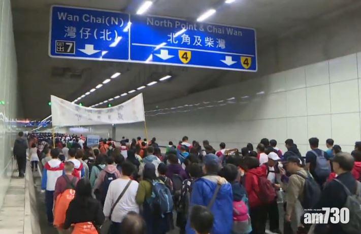  中環灣仔繞道現水漬裂紋 牆身破洞被寫上「要換」