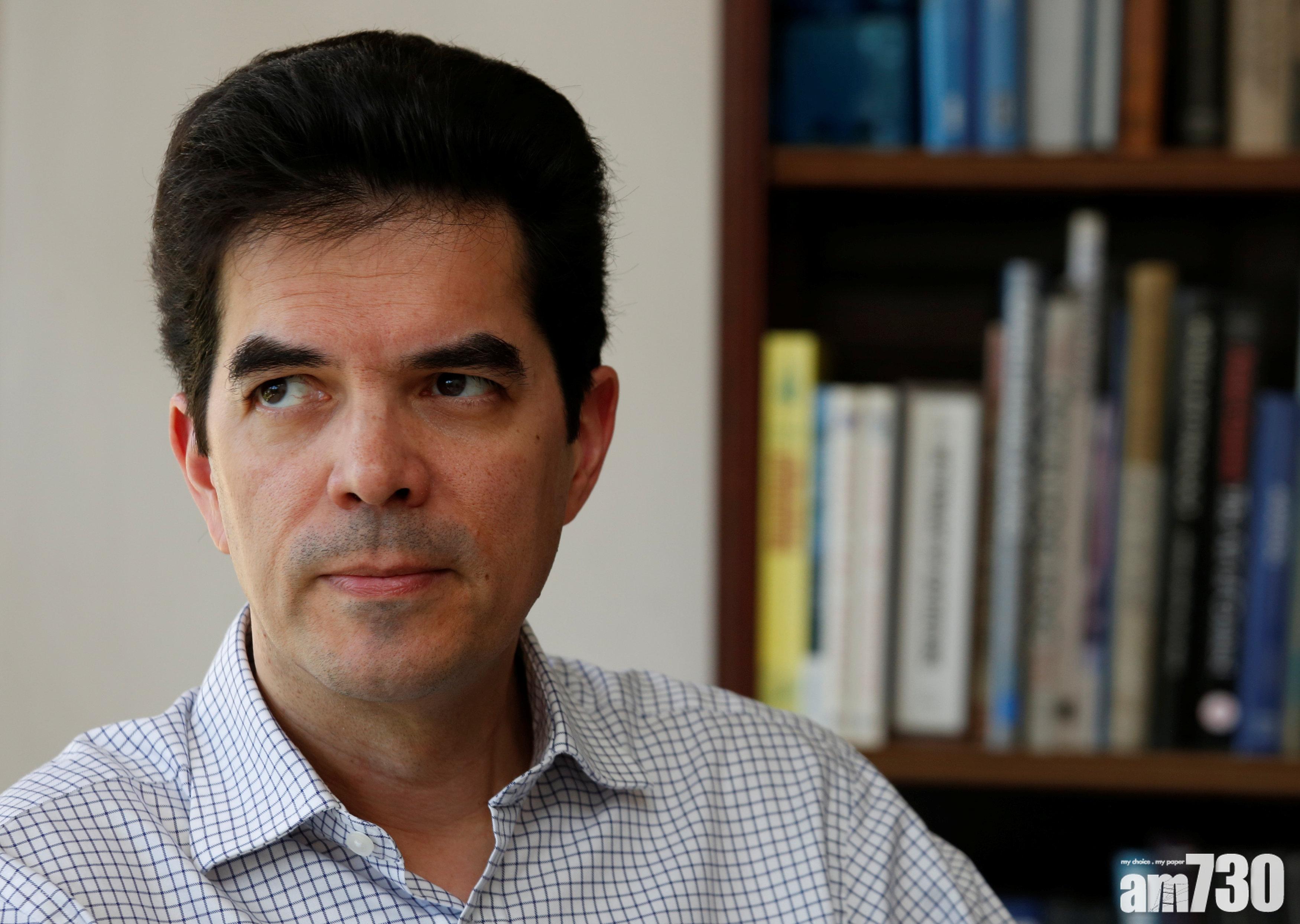 Webb指佳源主席誤導 證監應介入