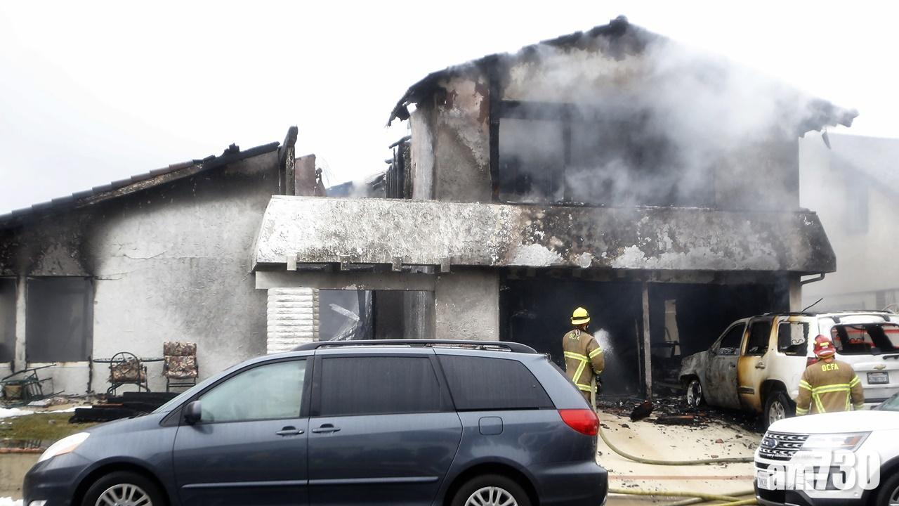 南加州小型飛機墜毀撞民居5死2傷