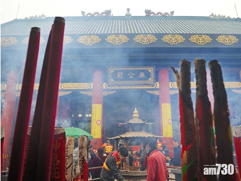 大批市民前往祈福 車公廟實施人潮管制