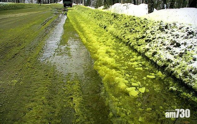 【激似抹茶冰】俄羅斯驚見綠色黑色雪  成因好嚇人 (有片)