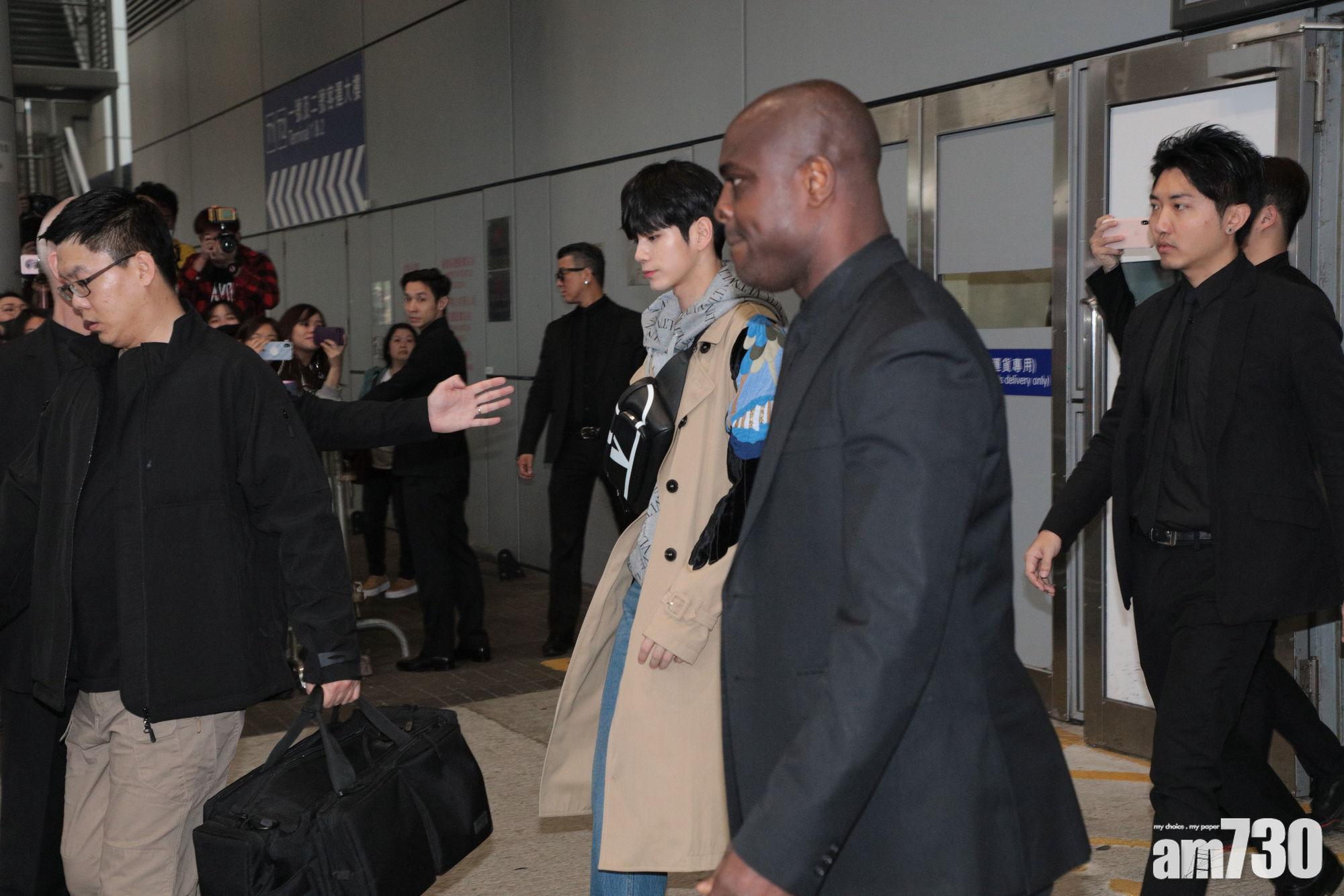 【有寶咩！】Wanna One邕聖抵港冷待Fans