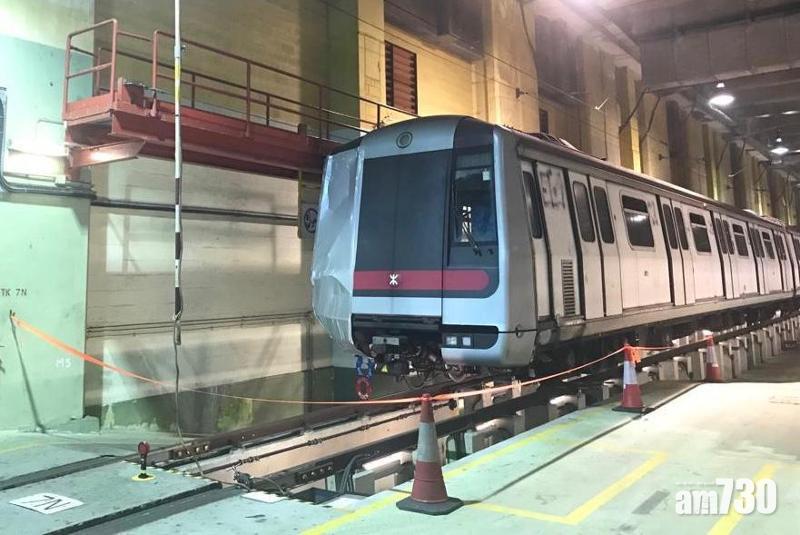 【港鐵列車相撞】車頭損毀列車已拖回九龍灣車廠檢查