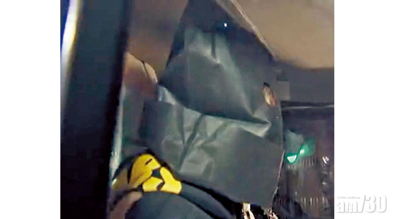 5漢涉包圍警員叫囂被捕 