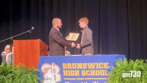 17歲少年曾承諾病逝姊姊不缺課  13年來零缺席早退