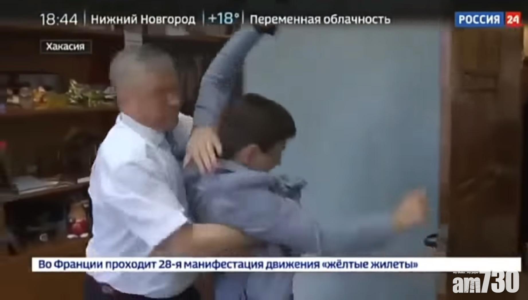 【做官大晒】俄官員被追問挪用公款  鏡頭面前撻低記者 (有片)