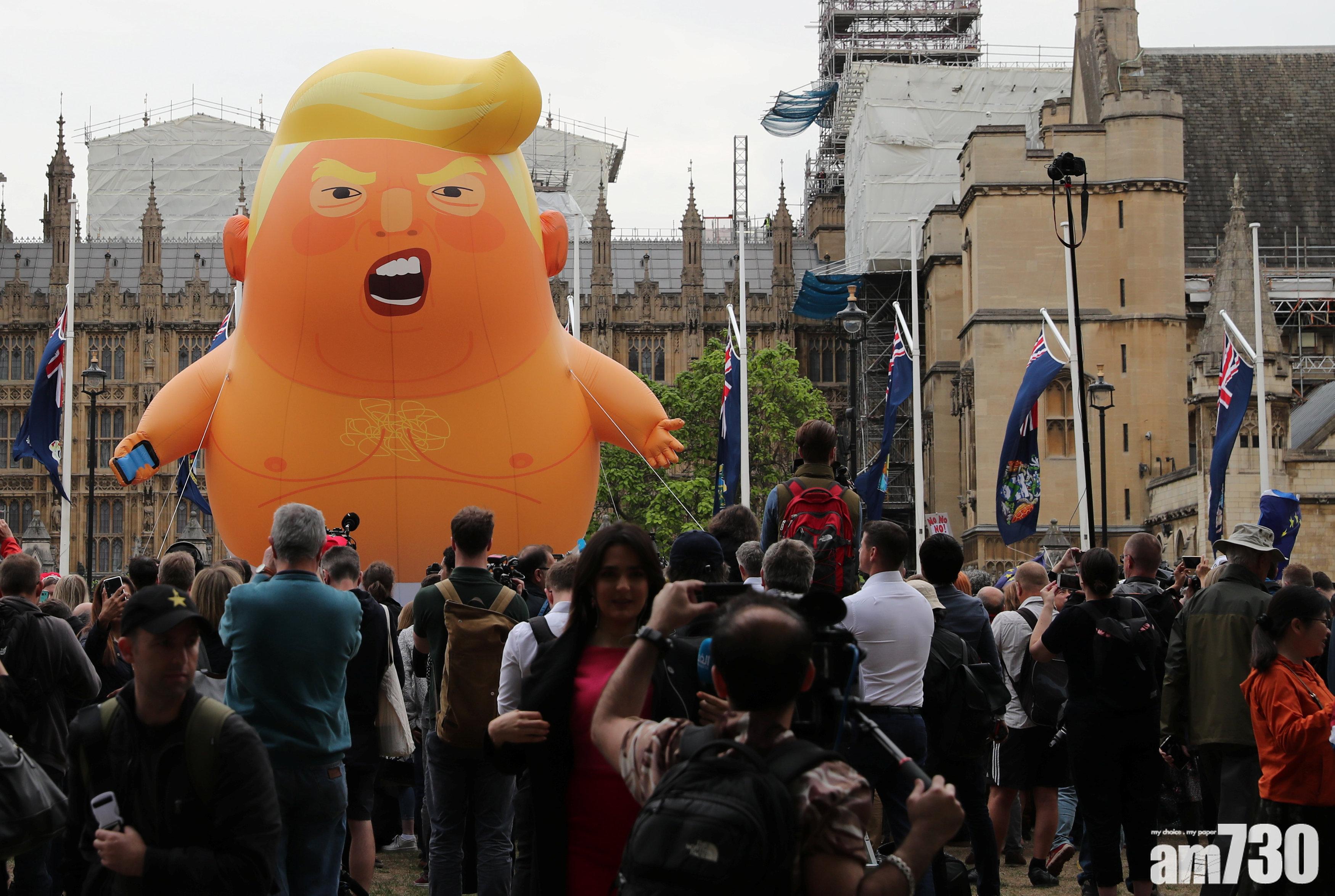 【侵侵訪英】美英領袖商務早餐會  示威者升特朗普BB汽球贈興