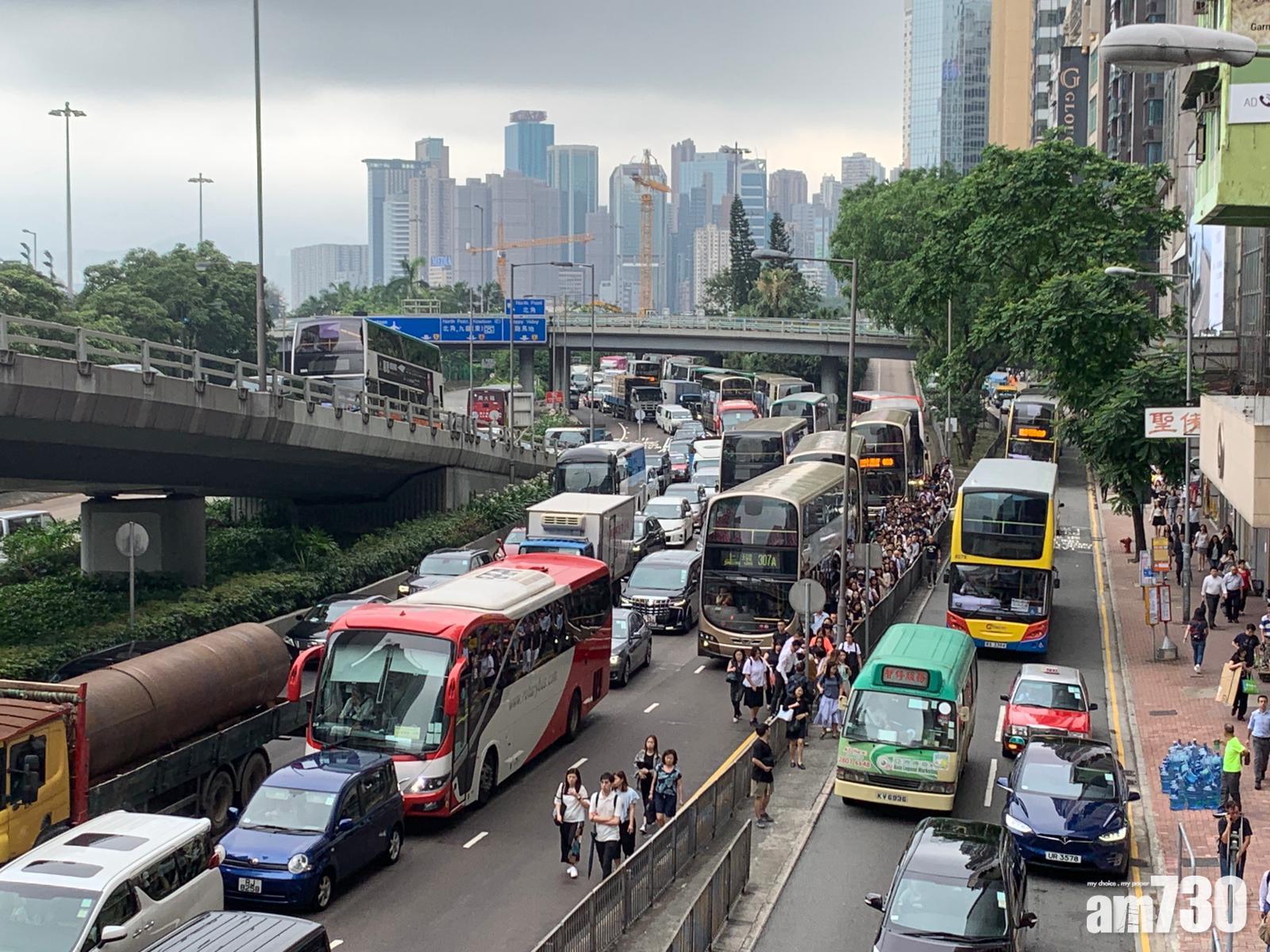 【逃犯條例】多個路段仍然封閉 多條巴士線改道或暫停