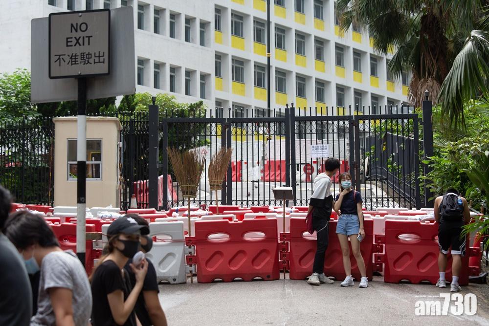 【包圍律政司】示威者圍水馬阻鄭若驊離開