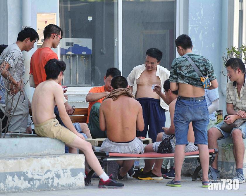 【影響市容】濟南公共場所唔准「打大赤肋」