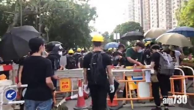 【上水遊行】警方稱有人有預謀大規模派發頭盔等裝備