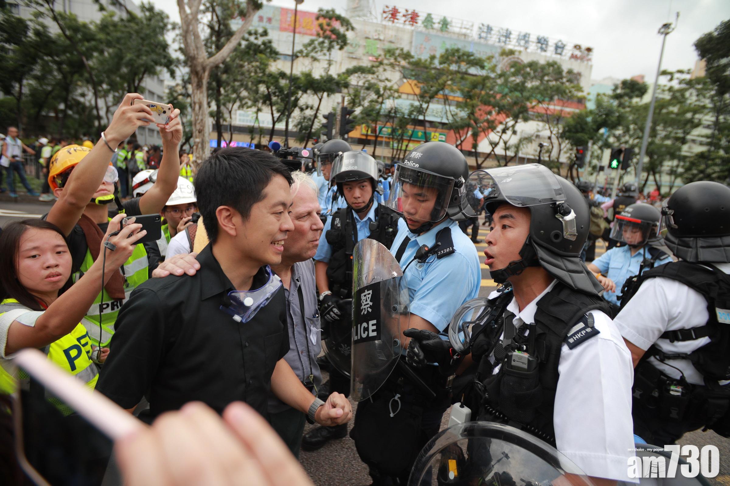 【警察呼喚】督察協會指議員及記者阻攔警員工作