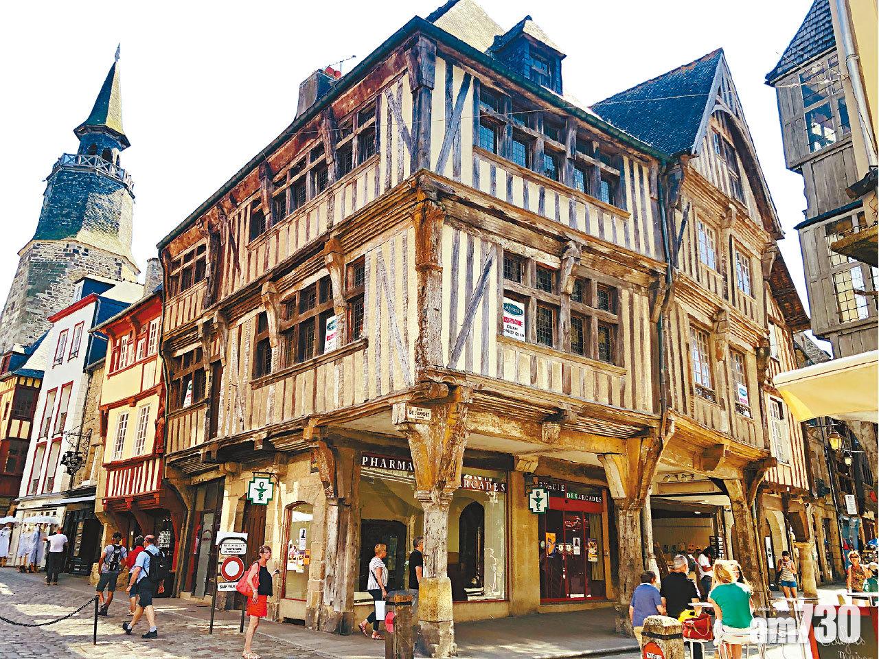 中世紀色彩的遊樂園 法國北部小鎮迪南