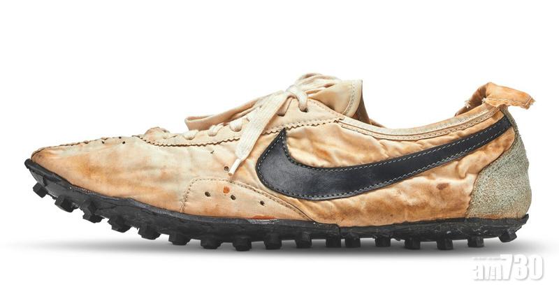 【全球12對】Nike經典Moon Shoe　破紀錄341萬成交